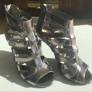 JESSICA Simpson sz 5.5 Metallic Pewter heels